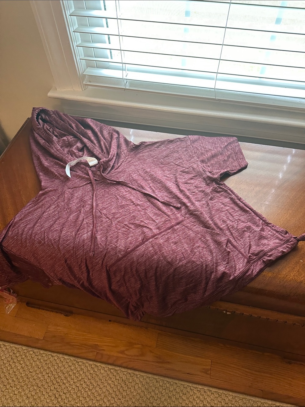 Fabletics Maroon Heather Short-Sleeve Hooded Pullover